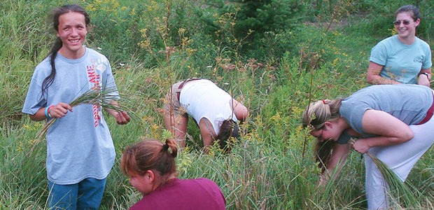 kimmerer-class_web-eng Picking Sweetgrass